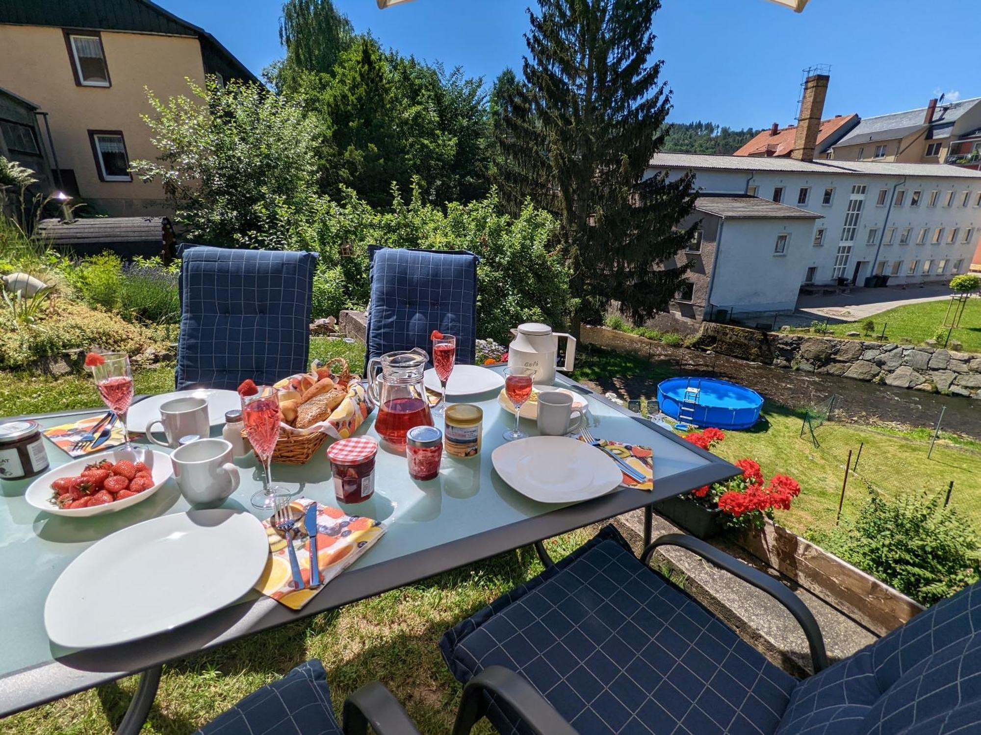 F1 - Urlaubsmagie - Helle Wohnung Mit Sauna & Pool & Whirlpool Зебниц Экстерьер фото